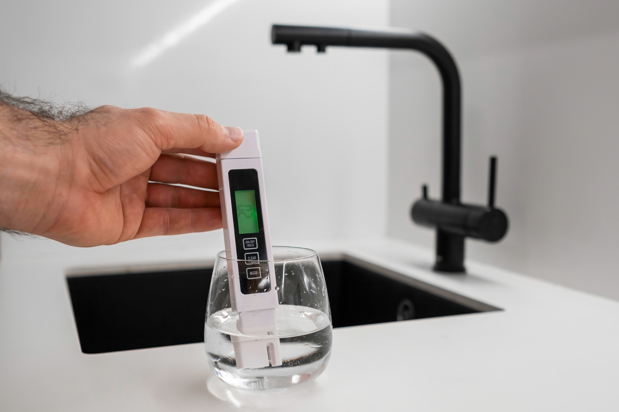 Wasserhärte messen mit Teststreifen